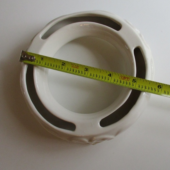 Vintage Ivory Footed Flower porcelain Centerpiece ring - Picture 7 of 8